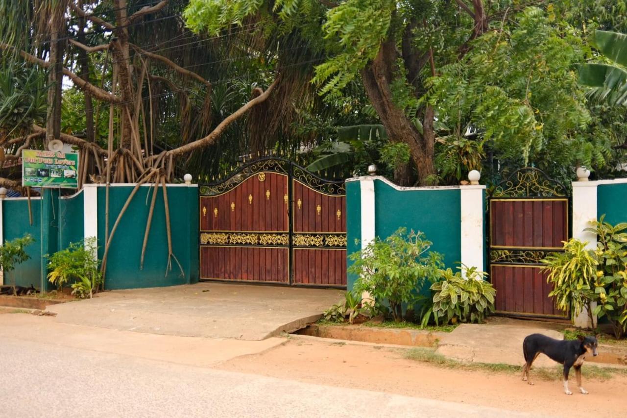 Alass Ga For Pets Lovers Trincomalee Exterior photo