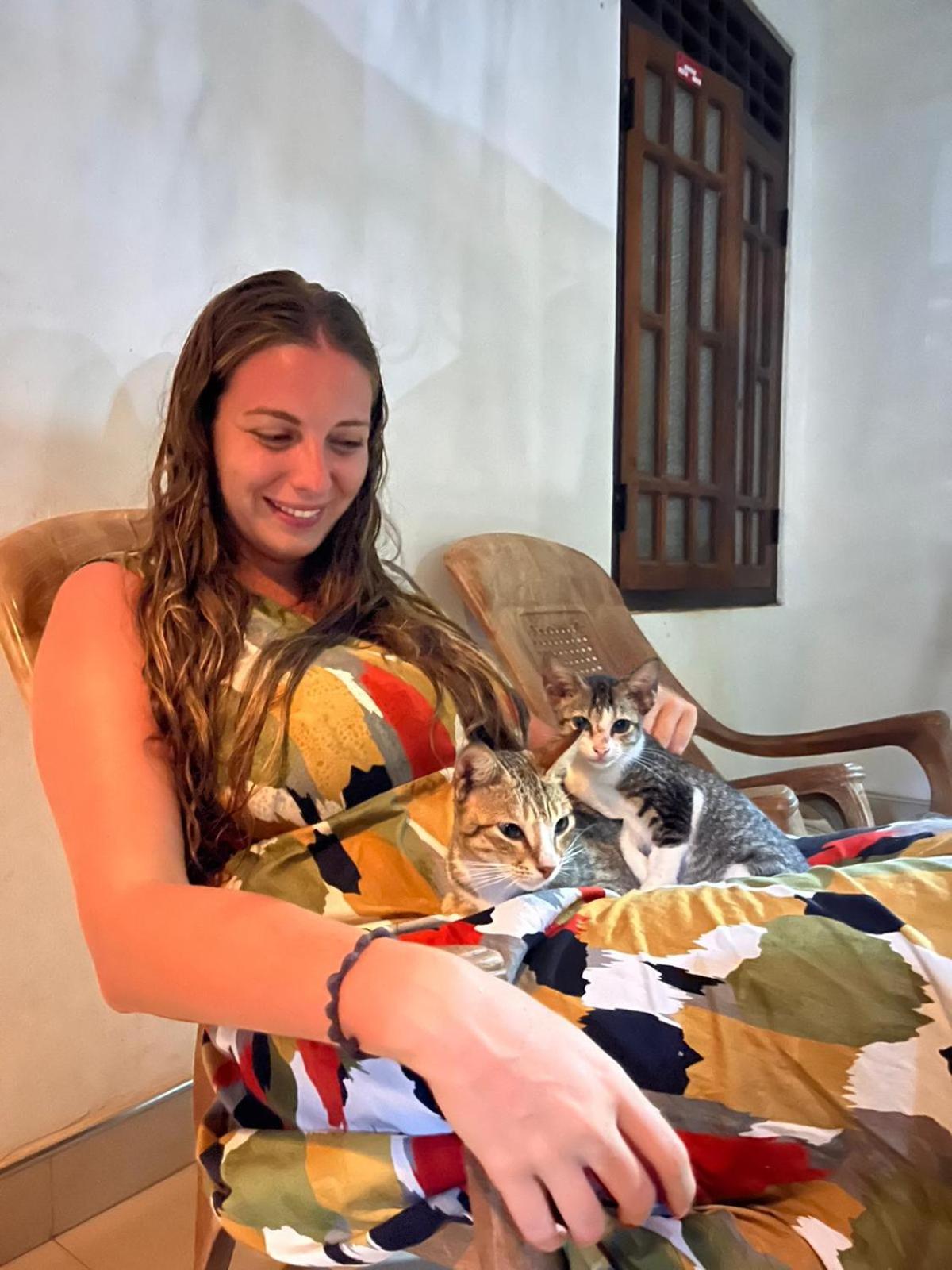 Alass Ga For Pets Lovers Trincomalee Exterior photo