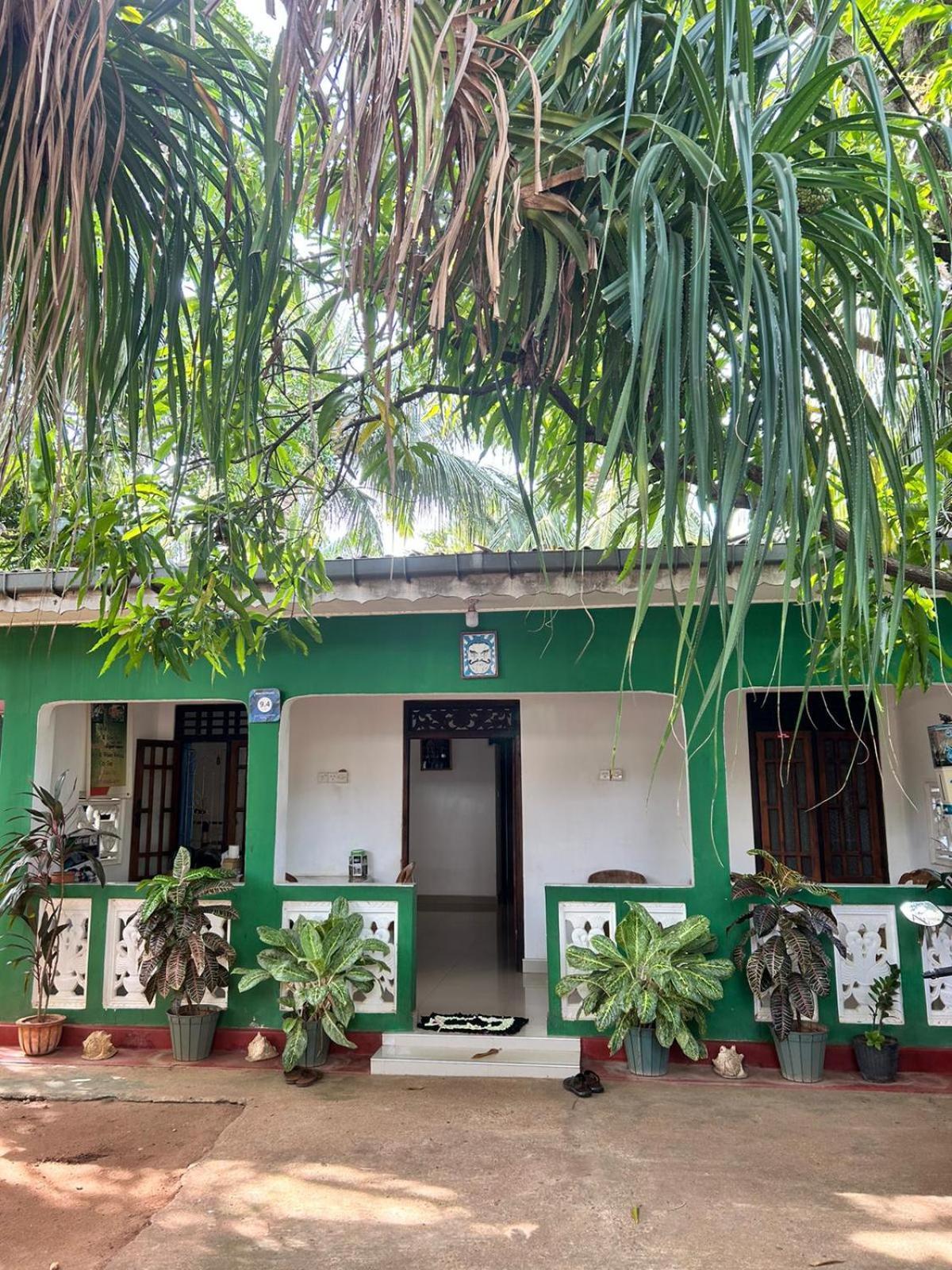 Alass Ga For Pets Lovers Trincomalee Exterior photo