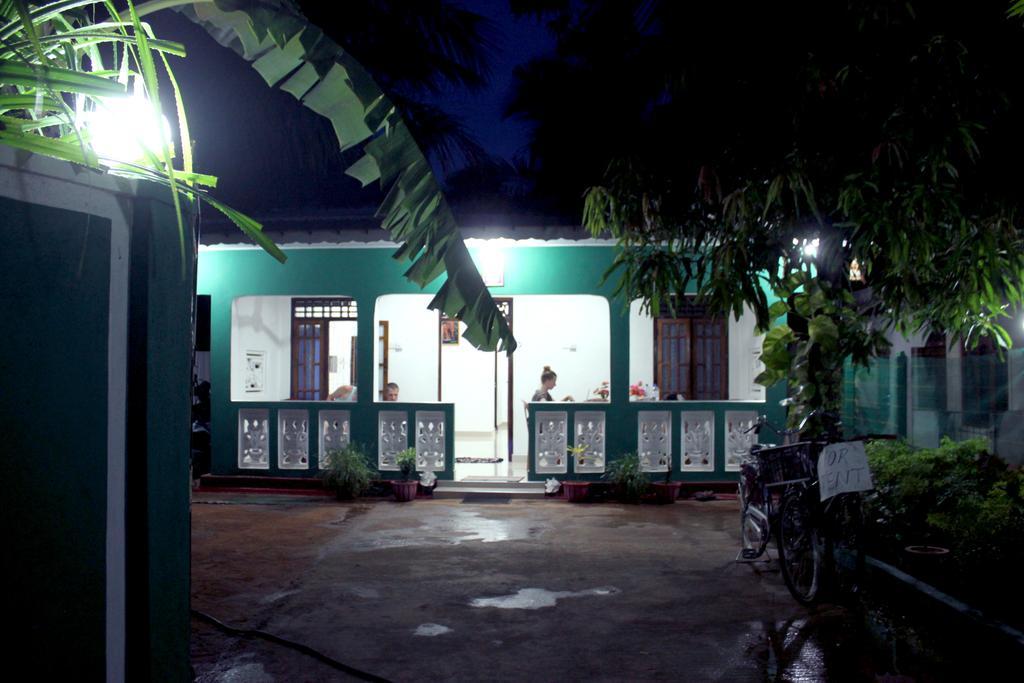 Alass Ga For Pets Lovers Trincomalee Exterior photo